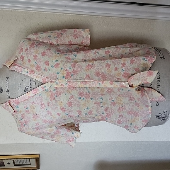 LC Lauren Conrad Pastel Colors Floral Top - Picture 5 of 9